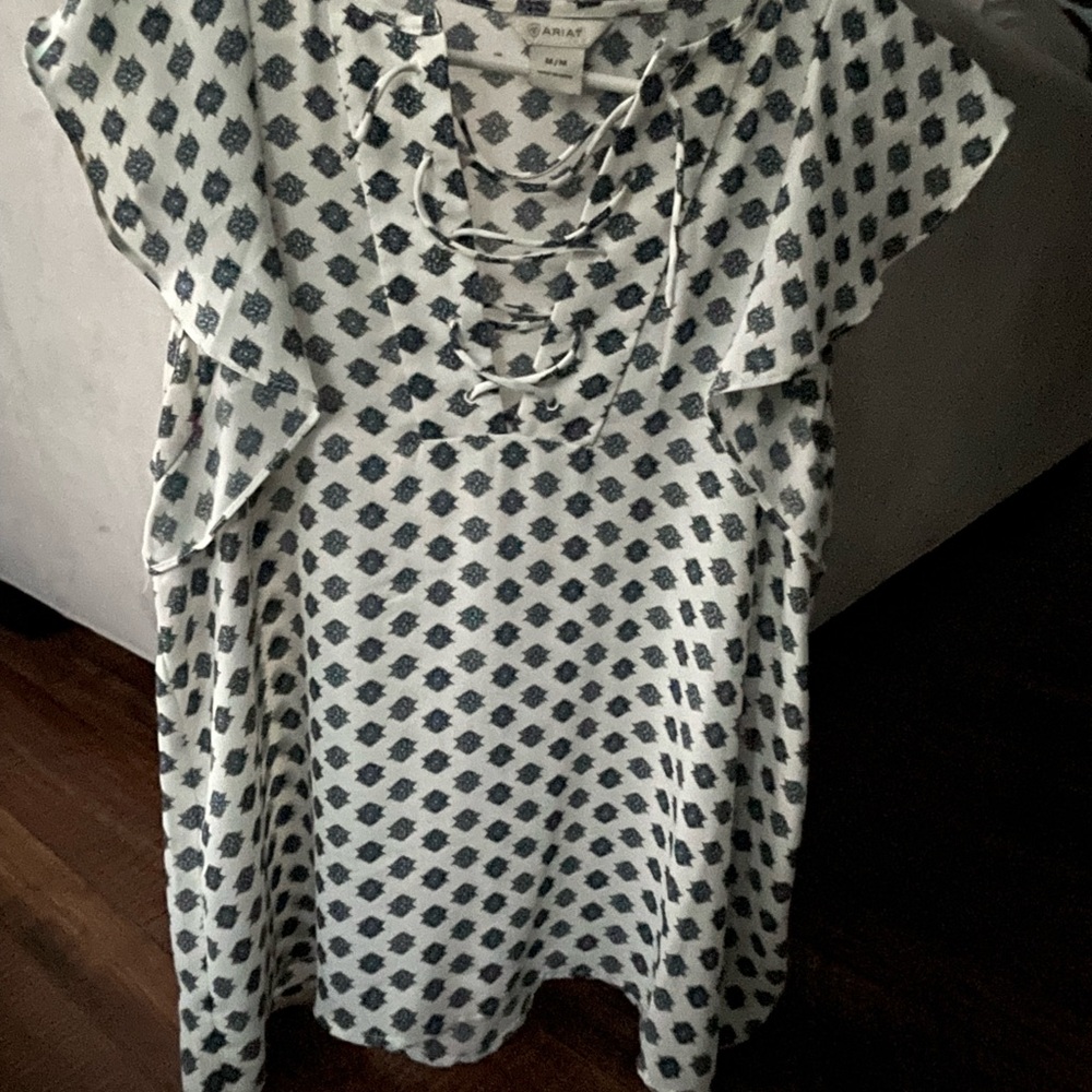 Ariat White Flutter Sleeve Ruffled Blouse